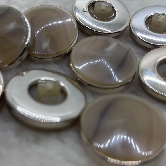 44L (33mm) marble finish button - Picture 4 of 4